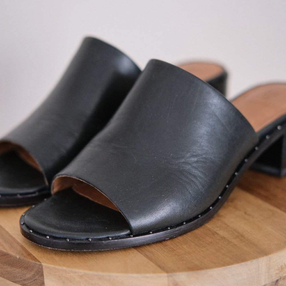 Frye - CINDY MULE - Black Leather Chunky Heel Slide Sandals - SIZE 7.5